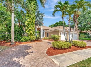 3203 W Stonebrook Cir, Davie, FL 33330