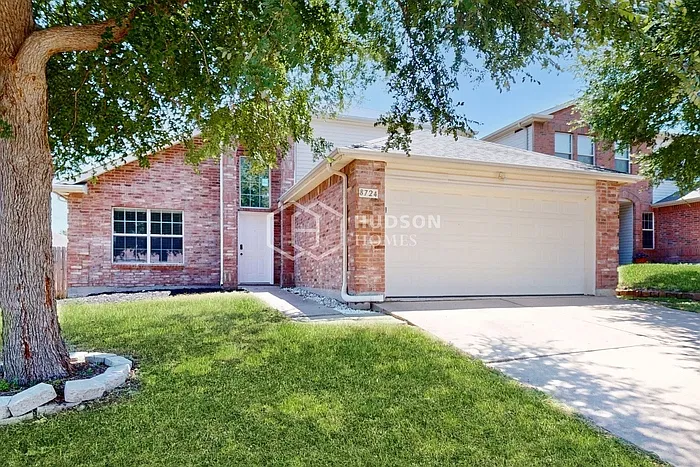 3 bed, 2.0 bath, 1728 sqft, $2,310 — Photo 3