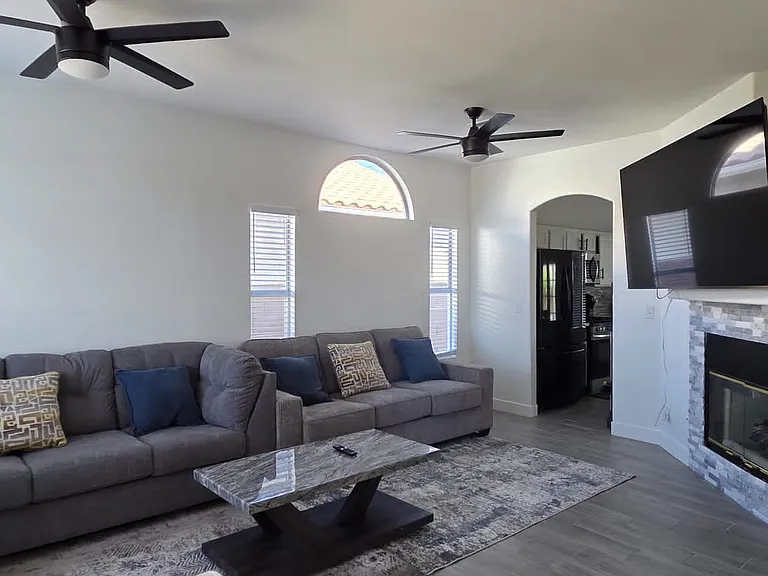 Silver Lantern Dr — Photo 4