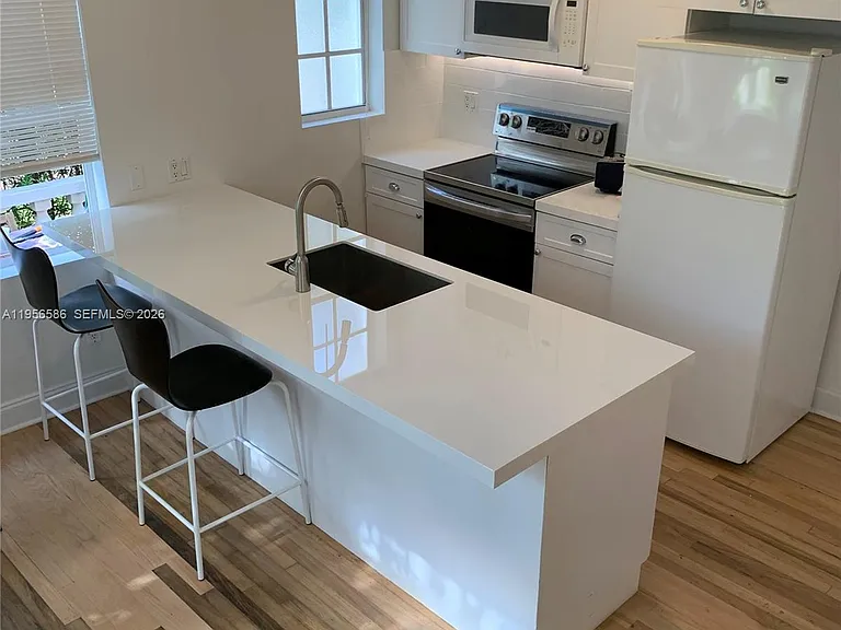 4349 Sheridan Ave #1 — Photo 3