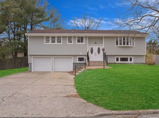 1013 Commack Rd, Dix Hills, NY 11746