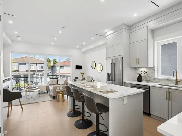 1005 E 55th Ave #2, Vancouver, BC V5X 1N8