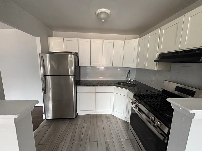 538 W 7th St #A2 — Photo 9