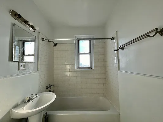 Rented by Highline Residential | media 8