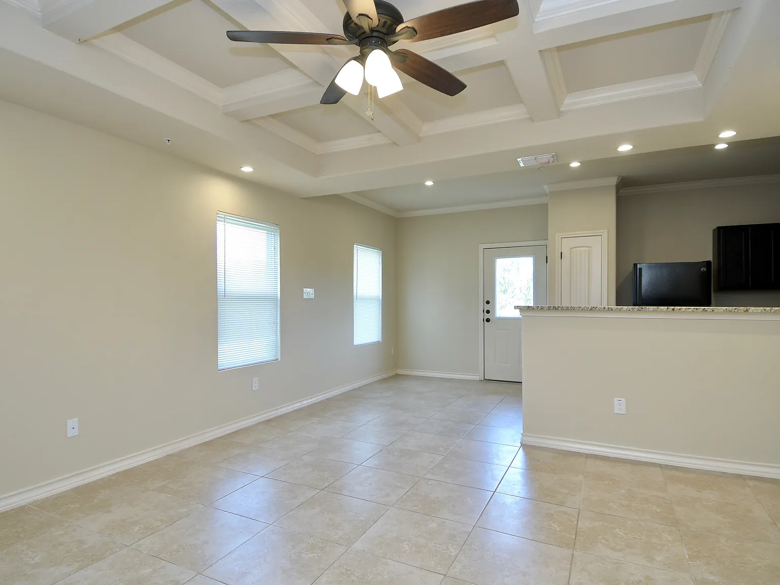 3 bed, 2.5 bath, 1223 sqft, $1,395 — Photo 2