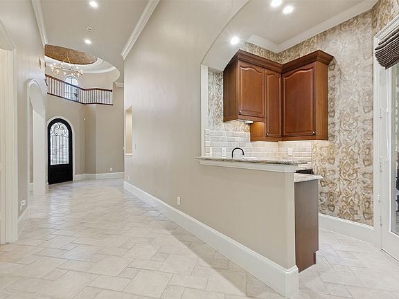 4th image of 5128 Meadowlark Dr