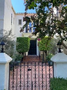 273 S Spalding Dr, Beverly Hills, CA, 90212
