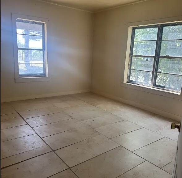 1017 Hunter Ave — Photo 4