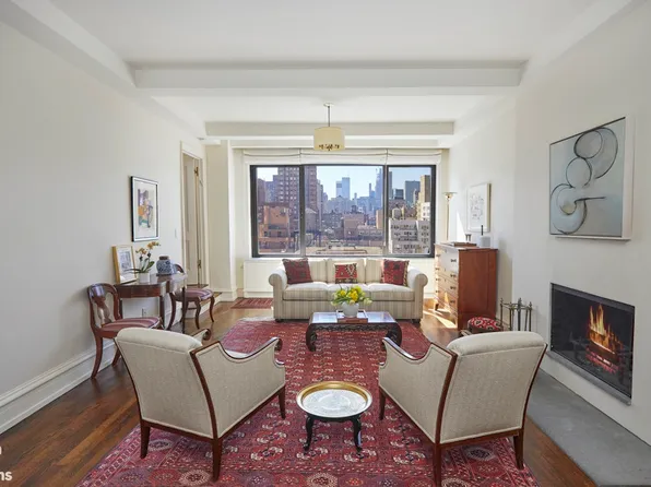 180 East 79th Street 14F image 2 of 10