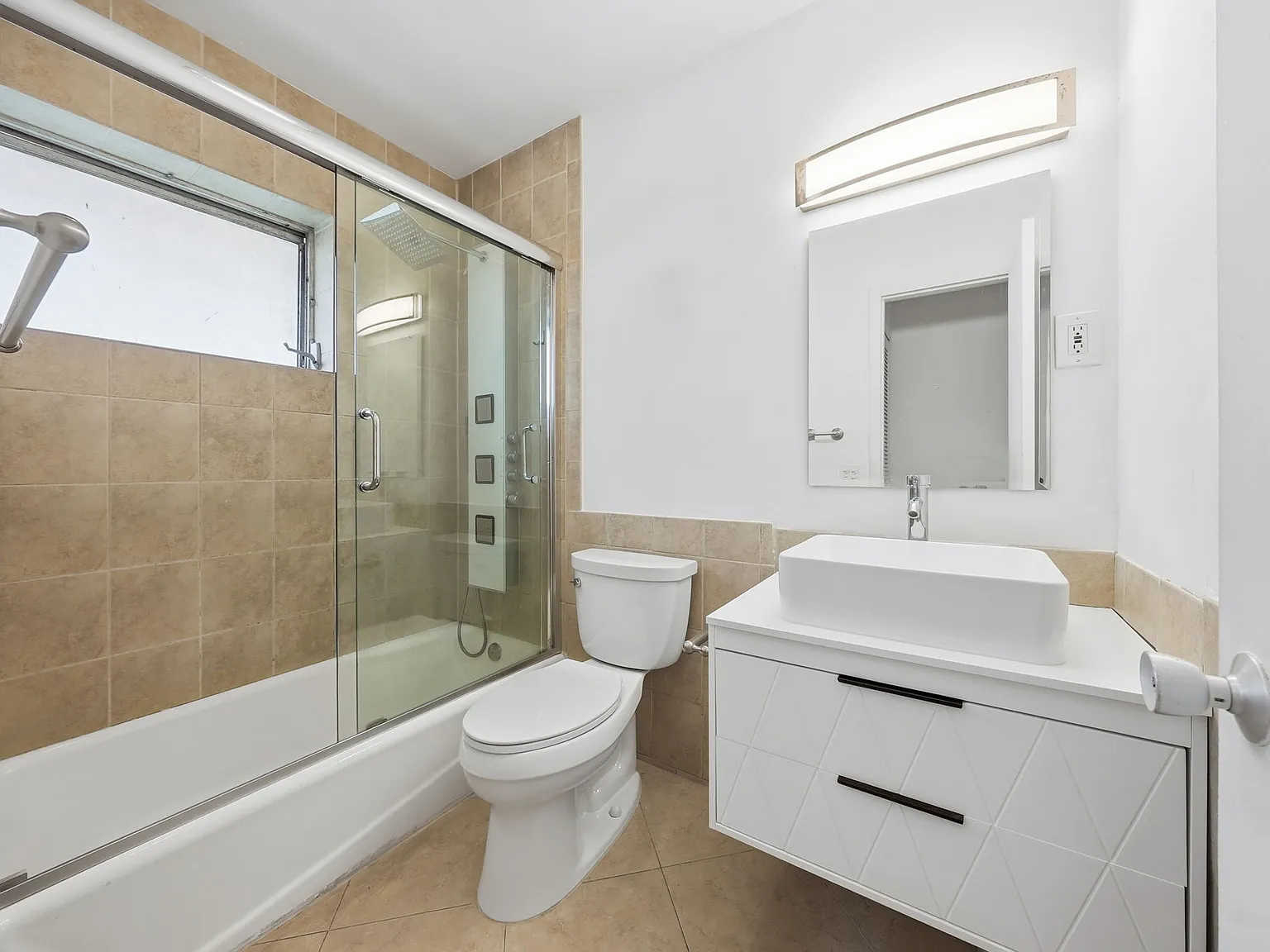 1 bed, 590 sqft, $1,995 — Photo 2