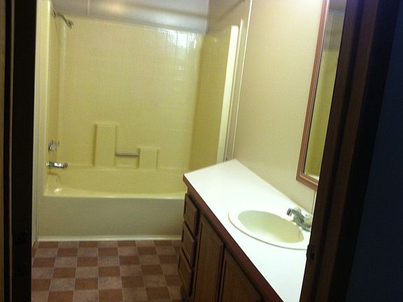 4th image of 231 Lafayette Dr