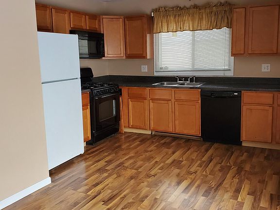 3rd image of 1903 Ashwood Ln