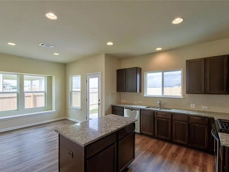 10324 Bankhead Dr — Photo 1