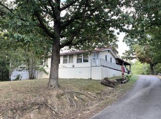 909 Wilbanks Rd, Chatsworth, GA 30705