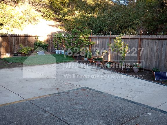 3rd image of 1330 Parkridge Dr