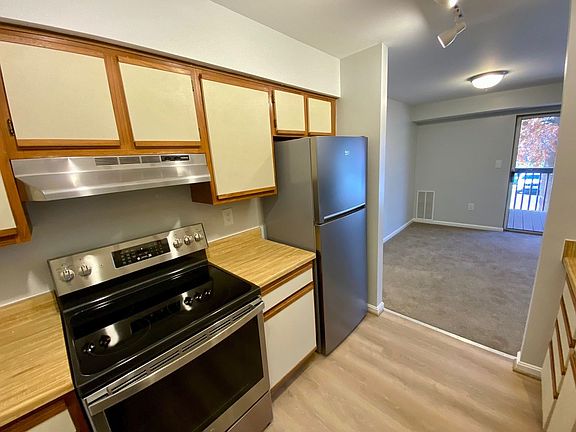 5th image of 6801 White Water Way Unit 201
