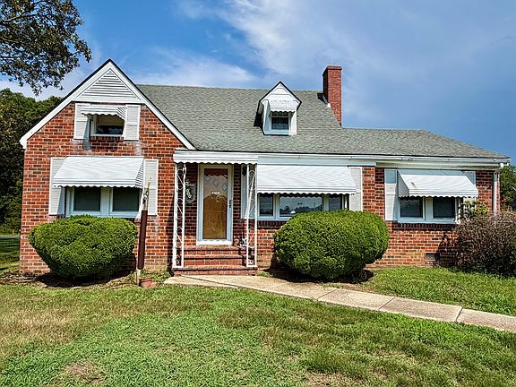 3rd image of 2392 Hampton Hall Rd