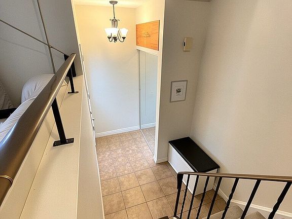 2nd image of 12 C Sonnet Cres