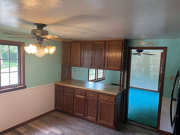 Kitchen Bar into DR