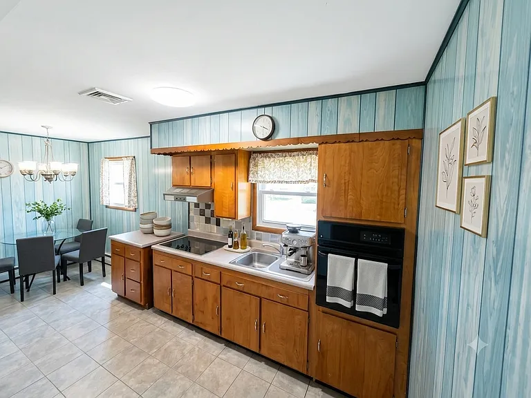 Mountain Rd — Photo 10
