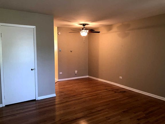 3rd image of 105 E Grove St APT 6