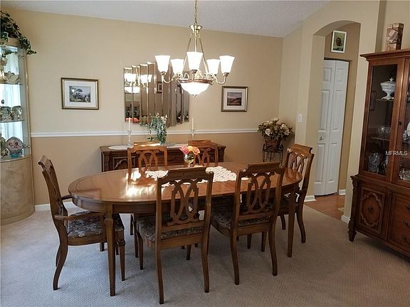 3rd image of 105 Apremont Ct