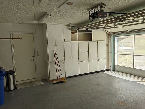4th image of 2620 Locksley St