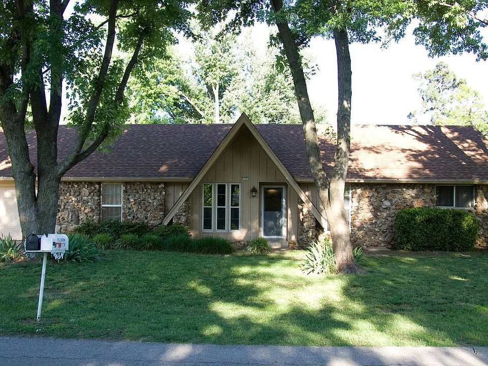 Move-in ready, must see!