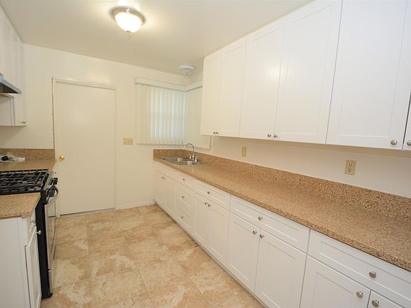 5th image of 277 Baldwin Ave