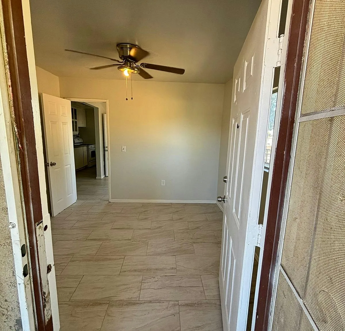 1498 East 6th Street, Unit 6 — Photo 4