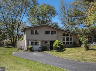 31 Camelot Dr, Plymouth Meeting, PA 19462