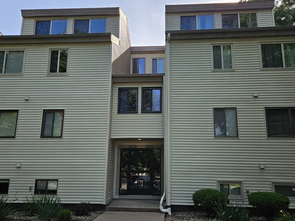 2123 Melrose Dr APT B, Champaign, IL 61820