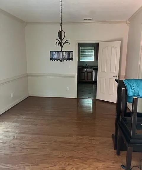 8 Briar Ct N — Photo 2