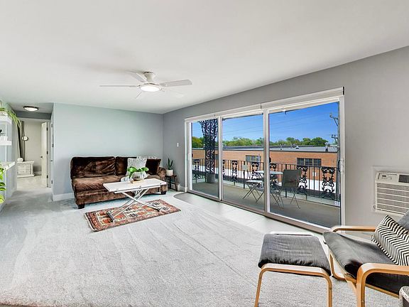 3rd image of 925 S 8th Ave #12