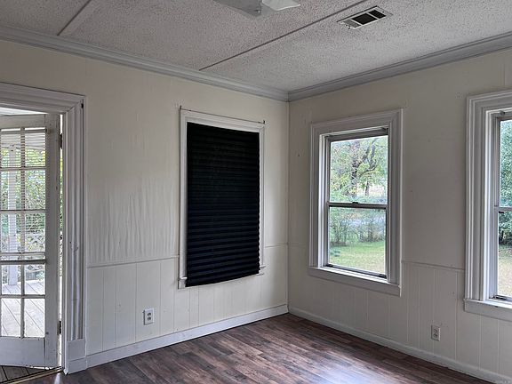 2nd image of 404 Ouachita Ave