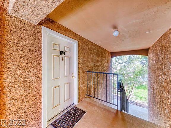 2nd image of 231 W Horizon Ridge Pkwy APT 622