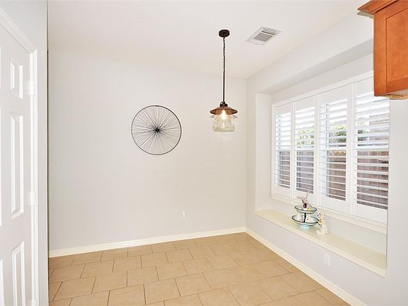 4th image of 2736 San Marco Ln