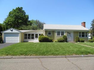 142 Brookfield Dr, East Hartford, CT 06118