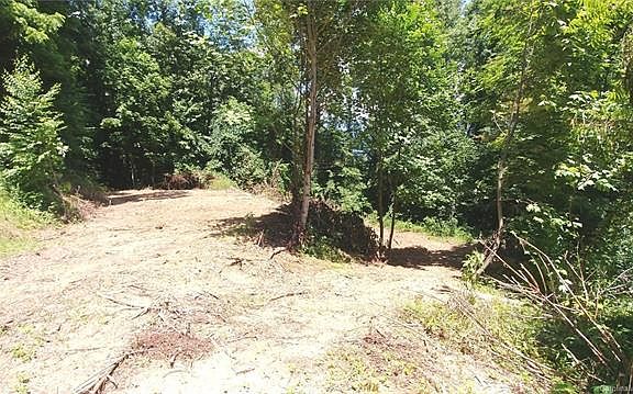 4th image of 405 Kitty Ln #405