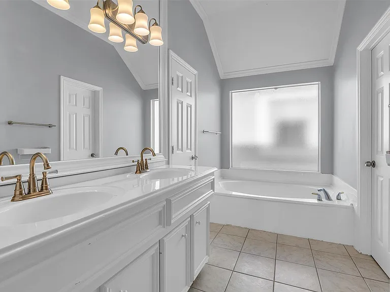 1417 W Webster St — Photo 25