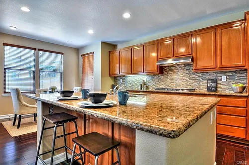 6357 La Mesa St Photo 1
