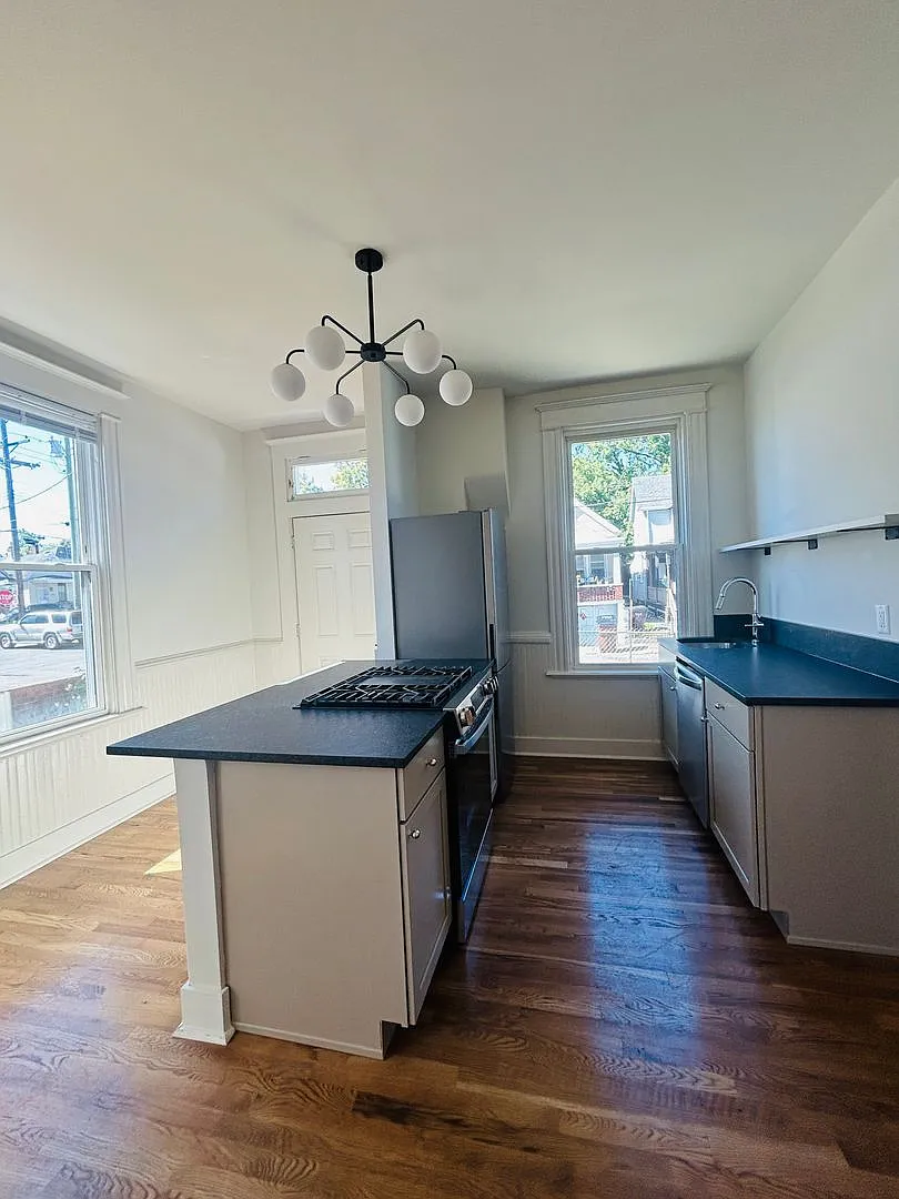 Newly Remodeled 1 Bedroom — Photo 1