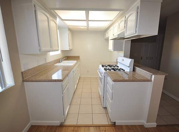 4th image of 5340 Whitsett Ave APT 3