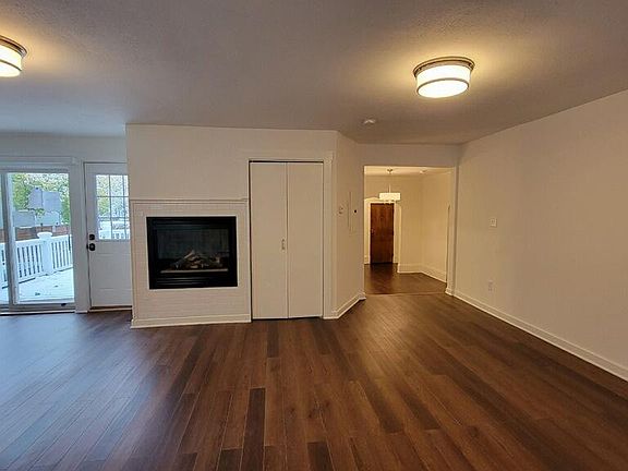 3rd image of 1819 Marshall Ave #Fd9f60fbf