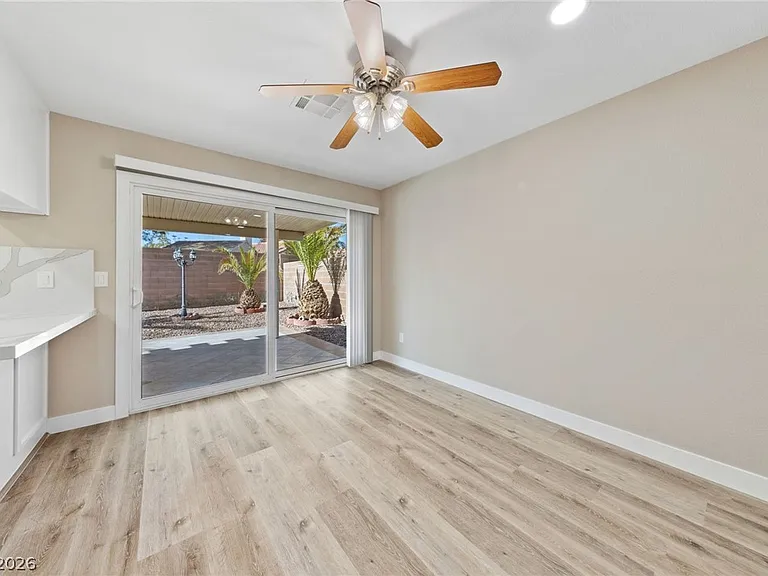 7627 Kalmalii Ave — Photo 10