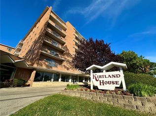 1480 Warren Rd APT 512, Lakewood, OH 44107