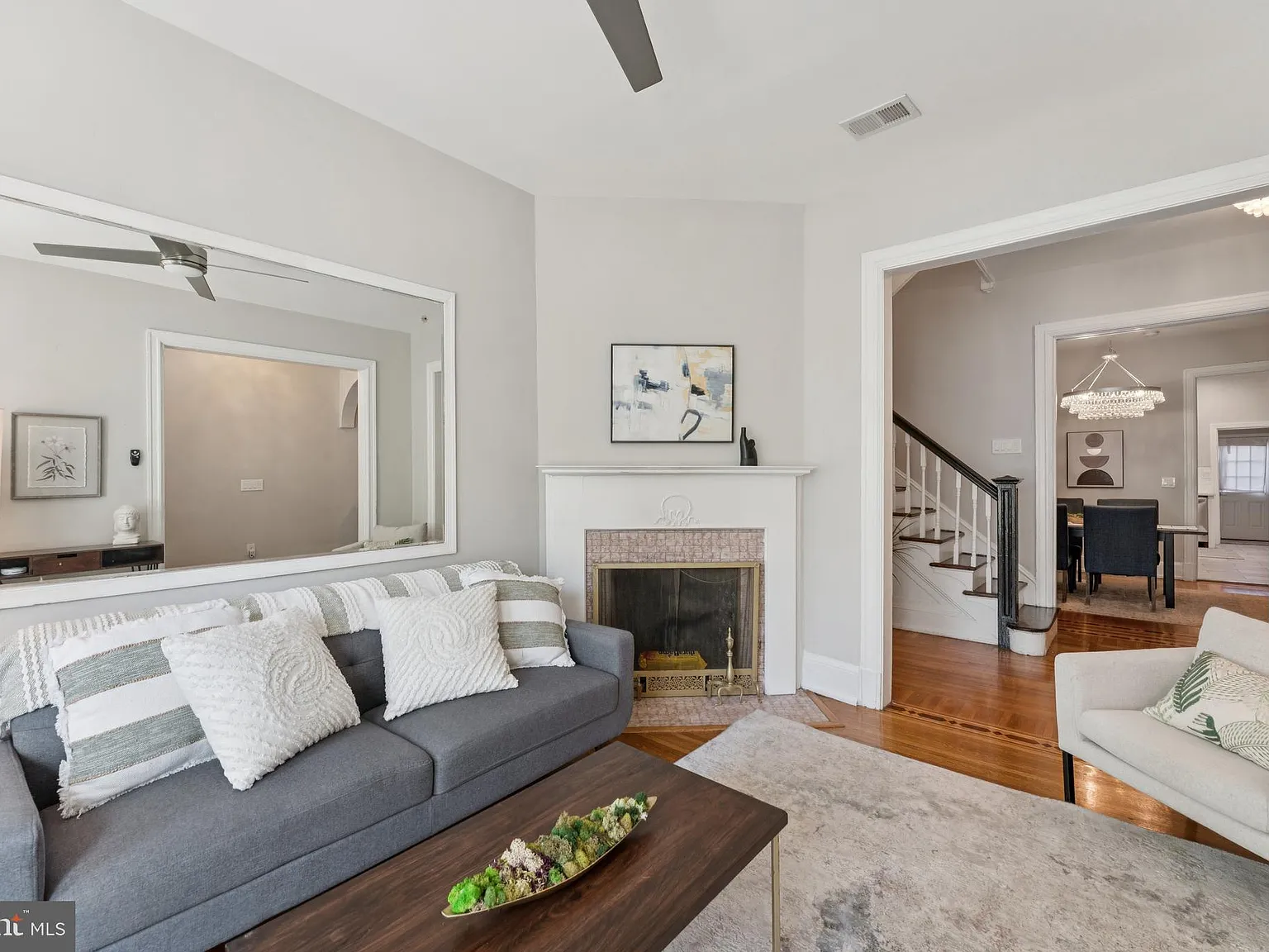 5 bed, 3.5 bath, 2308 sqft, $6,250 — Photo 4
