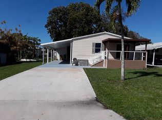 945 SW 131st Way, Davie, FL 33325