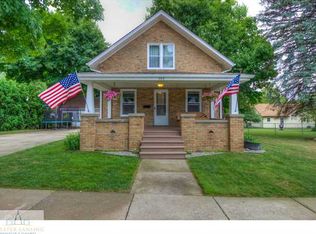 304 S Prospect St, Saint Johns, MI 48879