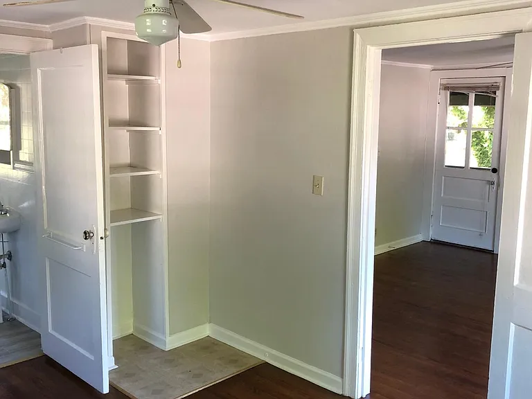 2137 Chesterfield Ave #C — Photo 2
